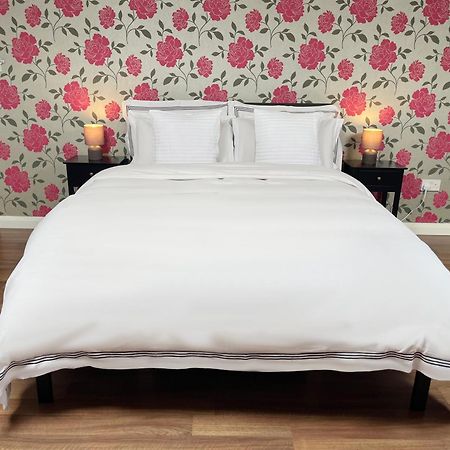 Entire Pinkapt - Free Parking - Up To 4 Guests - 3 Beds - Close To City Centre Belfast Bagian luar foto